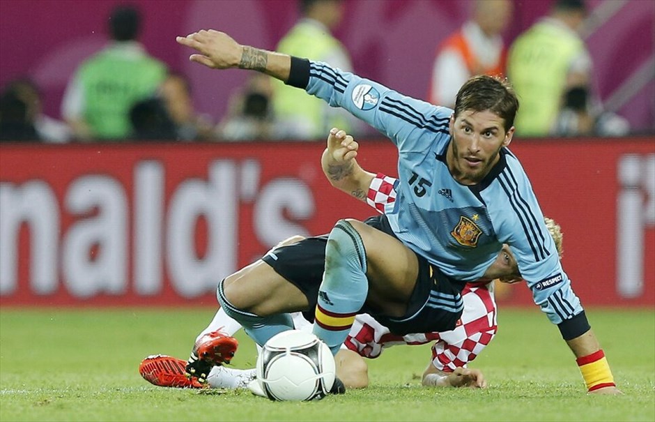 Euro 2012 - Κροατία - Ισπανία (0-1) #16. Η πρωταθλήτρια Ευρώπης και κόσμου Ισπανία πήρε το εισιτήριο για τα προημιτελικά του Euro 2012. Το γκολ του Χέσους Νάβας, στο 88ο λεπτό χάρισε τη νίκη στους «φούριας ρόχας» επί της Κροατίας με 1-0, στο τρίτο και τελευταίο ματς του Γ΄ ομίλου του τουρνουά.