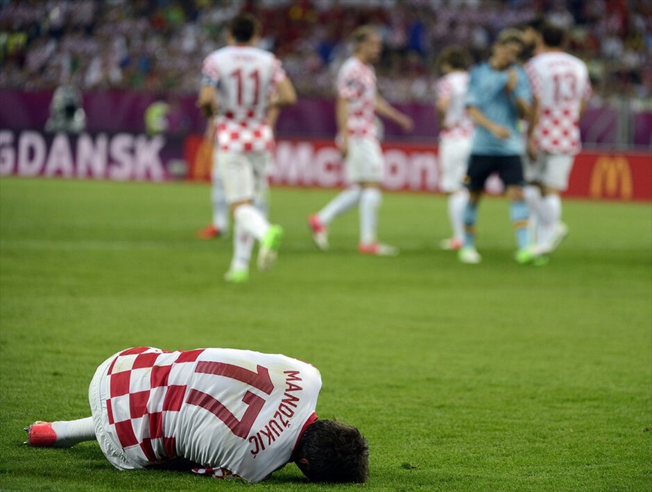 Euro 2012 - Κροατία - Ισπανία (0-1) #37. Η πρωταθλήτρια Ευρώπης και κόσμου Ισπανία πήρε το εισιτήριο για τα προημιτελικά του Euro 2012. Το γκολ του Χέσους Νάβας, στο 88ο λεπτό χάρισε τη νίκη στους «φούριας ρόχας» επί της Κροατίας με 1-0, στο τρίτο και τελευταίο ματς του Γ΄ ομίλου του τουρνουά.