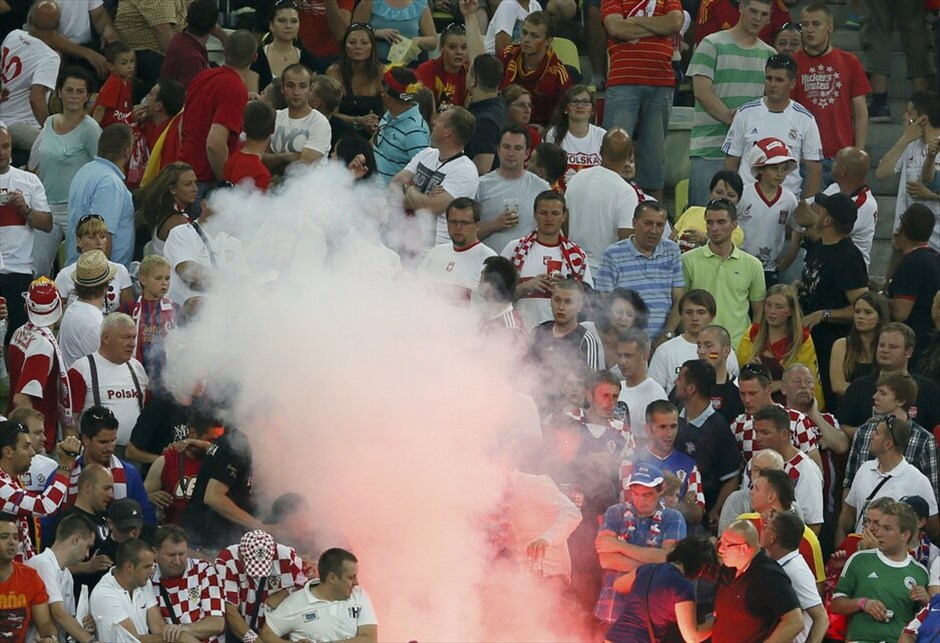 Euro 2012 - Κροατία - Ισπανία (0-1) #38. Η πρωταθλήτρια Ευρώπης και κόσμου Ισπανία πήρε το εισιτήριο για τα προημιτελικά του Euro 2012. Το γκολ του Χέσους Νάβας, στο 88ο λεπτό χάρισε τη νίκη στους «φούριας ρόχας» επί της Κροατίας με 1-0, στο τρίτο και τελευταίο ματς του Γ΄ ομίλου του τουρνουά.