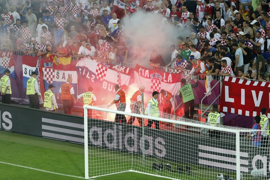 Euro 2012 - Κροατία - Ισπανία (0-1) #40. Η πρωταθλήτρια Ευρώπης και κόσμου Ισπανία πήρε το εισιτήριο για τα προημιτελικά του Euro 2012. Το γκολ του Χέσους Νάβας, στο 88ο λεπτό χάρισε τη νίκη στους «φούριας ρόχας» επί της Κροατίας με 1-0, στο τρίτο και τελευταίο ματς του Γ΄ ομίλου του τουρνουά.