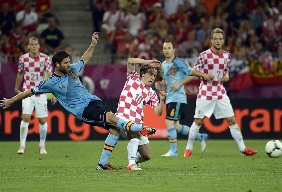 Euro 2012 - Κροατία - Ισπανία (0-1) #43. Η πρωταθλήτρια Ευρώπης και κόσμου Ισπανία πήρε το εισιτήριο για τα προημιτελικά του Euro 2012. Το γκολ του Χέσους Νάβας, στο 88ο λεπτό χάρισε τη νίκη στους «φούριας ρόχας» επί της Κροατίας με 1-0, στο τρίτο και τελευταίο ματς του Γ΄ ομίλου του τουρνουά.