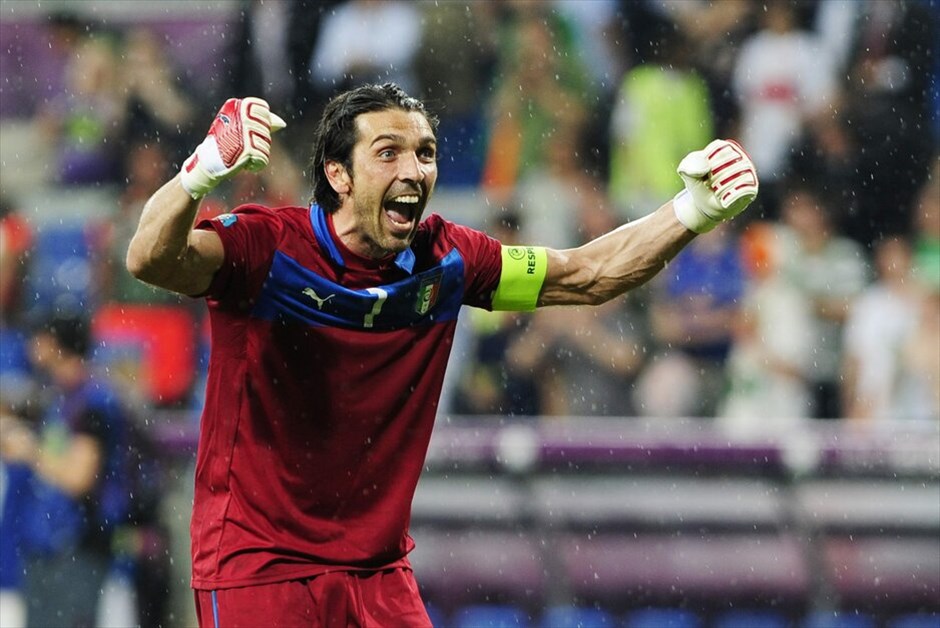 Euro 2012 - Ιταλία - Ιρλανδία (2-0) #2. Με γκολ των Κασάνο και Μπαλοτέλι, η Ιταλία επικράτησε 2-0 της Ιρλανδίας και προκρίθηκε στους «8» του Euro 2012.