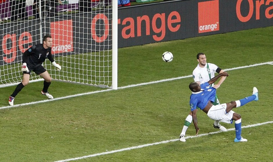 Euro 2012 - Ιταλία - Ιρλανδία (2-0) #9. Με γκολ των Κασάνο και Μπαλοτέλι, η Ιταλία επικράτησε 2-0 της Ιρλανδίας και προκρίθηκε στους «8» του Euro 2012.