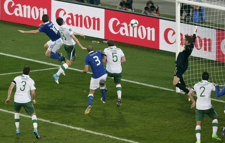 Euro 2012 - Ιταλία - Ιρλανδία (2-0) #20. Με γκολ των Κασάνο και Μπαλοτέλι, η Ιταλία επικράτησε 2-0 της Ιρλανδίας και προκρίθηκε στους «8» του Euro 2012.