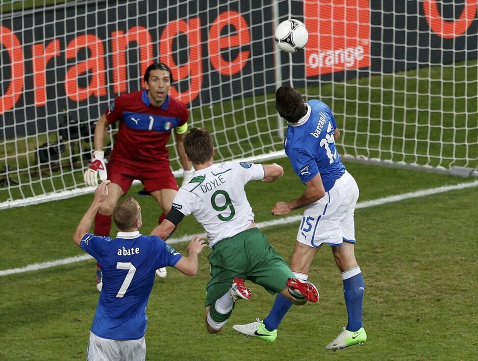 Euro 2012 - Ιταλία - Ιρλανδία (2-0) #30. Με γκολ των Κασάνο και Μπαλοτέλι, η Ιταλία επικράτησε 2-0 της Ιρλανδίας και προκρίθηκε στους «8» του Euro 2012.