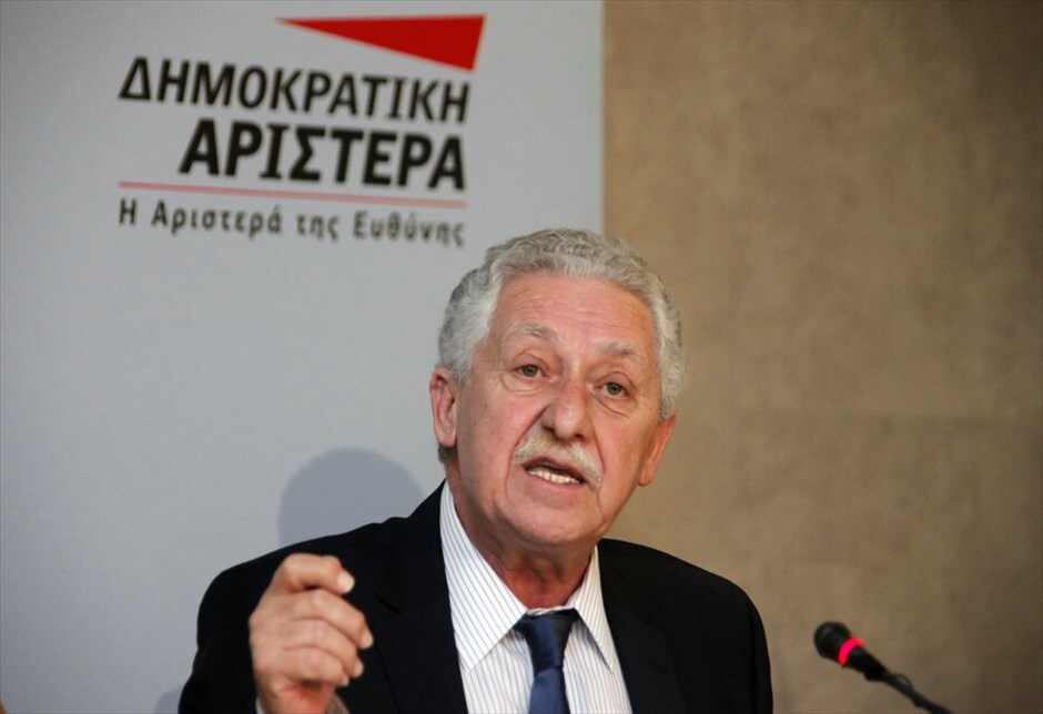 Εκλογές 2012: Τα αποτελέσματα #15. Ο ελληνικός λαός έδωσε με την ψήφο του σαφή εντολή για κυβέρνηση συνεργασίας και παραμονή στο ευρώ, ανέφερε ο Φώτης Κουβέλης. Η Δημοκρατική Αριστερά, διεμήνυσε, θα προσέλθει στις συζητήσεις των διερευνητικών εντολών «χωρίς λευκή επιταγή σε κανέναν», για μία κυβέρνηση «με προοδευτικό πρόγραμμα και φερέγγυα πρόσωπα».