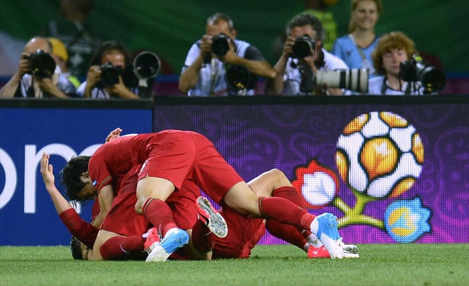 Euro 2012 - Πορτογαλία - Ολλανδία (2-1) #16. Με πρωταγωνιστή και σκόρερ τον Κριστιάνο Ρονάλντο, η Πορτογαλία επικράτησε 2-1 της Ολλανδίας και προκρίθηκε στα προημιτελικά.