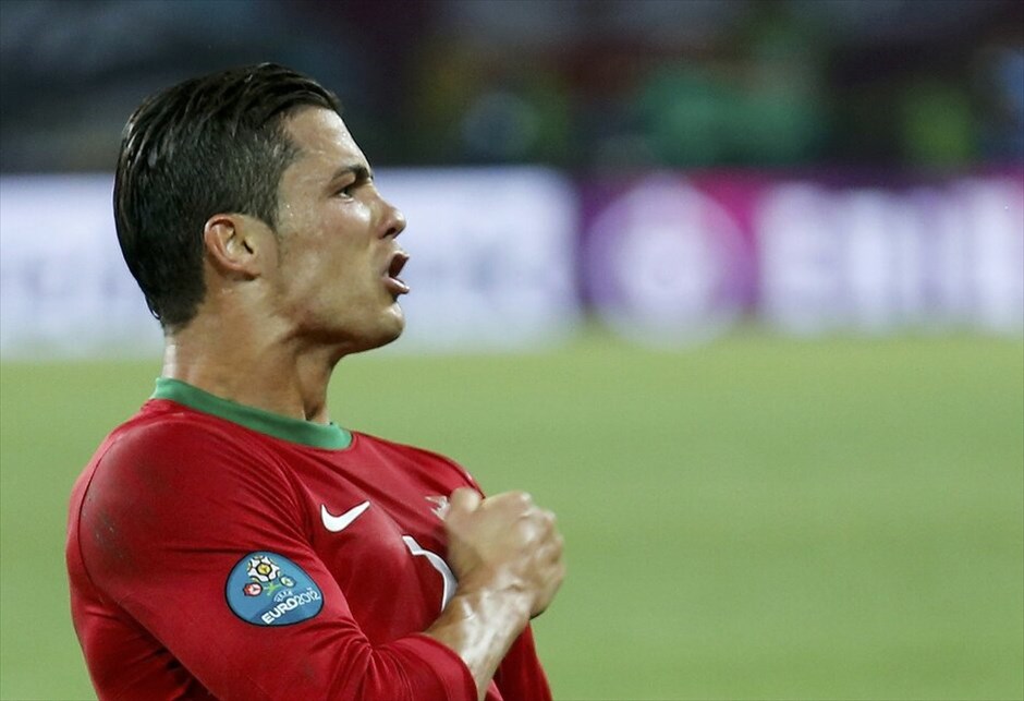 Euro 2012 - Πορτογαλία - Ολλανδία (2-1) #17. Με πρωταγωνιστή και σκόρερ τον Κριστιάνο Ρονάλντο, η Πορτογαλία επικράτησε 2-1 της Ολλανδίας και προκρίθηκε στα προημιτελικά.