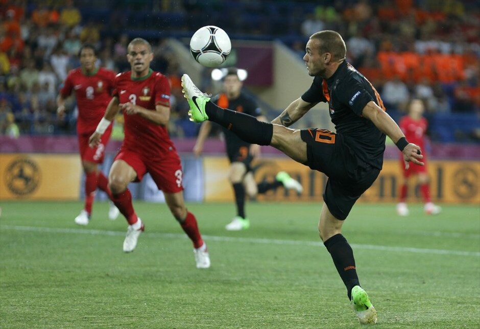 Euro 2012 - Πορτογαλία - Ολλανδία (2-1) #28. Με πρωταγωνιστή και σκόρερ τον Κριστιάνο Ρονάλντο, η Πορτογαλία επικράτησε 2-1 της Ολλανδίας και προκρίθηκε στα προημιτελικά.