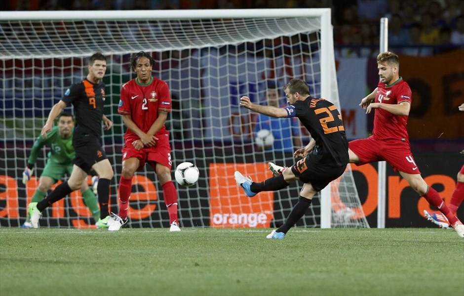 Euro 2012 - Πορτογαλία - Ολλανδία (2-1) #31. Με πρωταγωνιστή και σκόρερ τον Κριστιάνο Ρονάλντο, η Πορτογαλία επικράτησε 2-1 της Ολλανδίας και προκρίθηκε στα προημιτελικά.