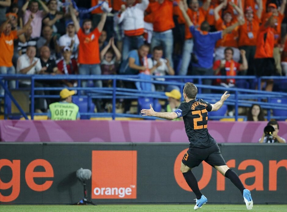 Euro 2012 - Πορτογαλία - Ολλανδία (2-1) #32. Με πρωταγωνιστή και σκόρερ τον Κριστιάνο Ρονάλντο, η Πορτογαλία επικράτησε 2-1 της Ολλανδίας και προκρίθηκε στα προημιτελικά.