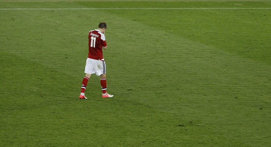 Euro 2012 - Δανία - Γερμανία (1-2)  #6. Την πρόκρισή της στα προημιτελικά του Euro 2012 πανηγύρισε η Γερμανία, που επικράτησε 2-1 της Δανία στο Λβιβ. Όπως ήταν αναμενόμενο, η ομάδα του Γιόακιμ Λεβ, θα είναι η αντίπαλος της Ελλάδας στο δεύτερο χρονικά προημιτελικό της διοργάνωσης, την ερχόμενη Παρασκευή στο Γκντασκ.