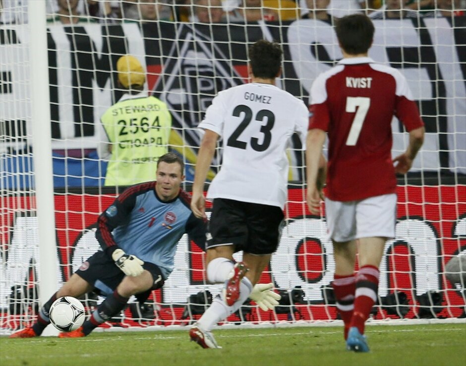 Euro 2012 - Δανία - Γερμανία (1-2)  #17. Την πρόκρισή της στα προημιτελικά του Euro 2012 πανηγύρισε η Γερμανία, που επικράτησε 2-1 της Δανία στο Λβιβ. Όπως ήταν αναμενόμενο, η ομάδα του Γιόακιμ Λεβ, θα είναι η αντίπαλος της Ελλάδας στο δεύτερο χρονικά προημιτελικό της διοργάνωσης, την ερχόμενη Παρασκευή στο Γκντασκ.