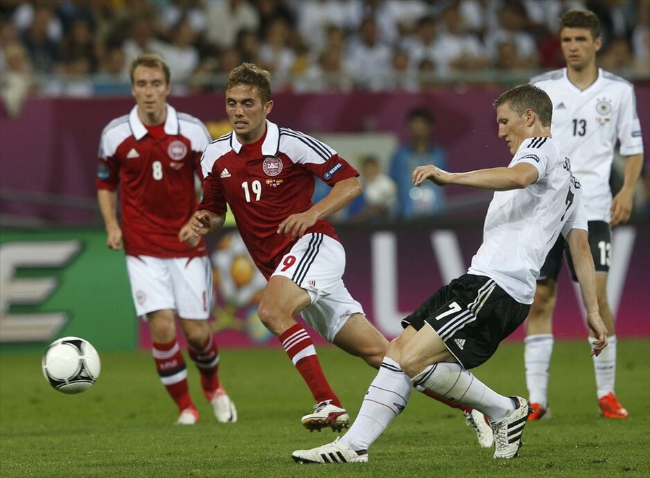 Euro 2012 - Δανία - Γερμανία (1-2)  #19. Την πρόκρισή της στα προημιτελικά του Euro 2012 πανηγύρισε η Γερμανία, που επικράτησε 2-1 της Δανία στο Λβιβ. Όπως ήταν αναμενόμενο, η ομάδα του Γιόακιμ Λεβ, θα είναι η αντίπαλος της Ελλάδας στο δεύτερο χρονικά προημιτελικό της διοργάνωσης, την ερχόμενη Παρασκευή στο Γκντασκ.