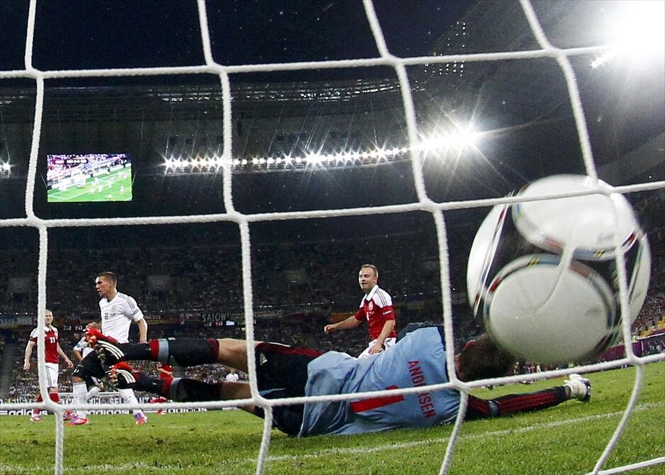 Euro 2012 - Δανία - Γερμανία (1-2)  #21. Την πρόκρισή της στα προημιτελικά του Euro 2012 πανηγύρισε η Γερμανία, που επικράτησε 2-1 της Δανία στο Λβιβ. Όπως ήταν αναμενόμενο, η ομάδα του Γιόακιμ Λεβ, θα είναι η αντίπαλος της Ελλάδας στο δεύτερο χρονικά προημιτελικό της διοργάνωσης, την ερχόμενη Παρασκευή στο Γκντασκ.