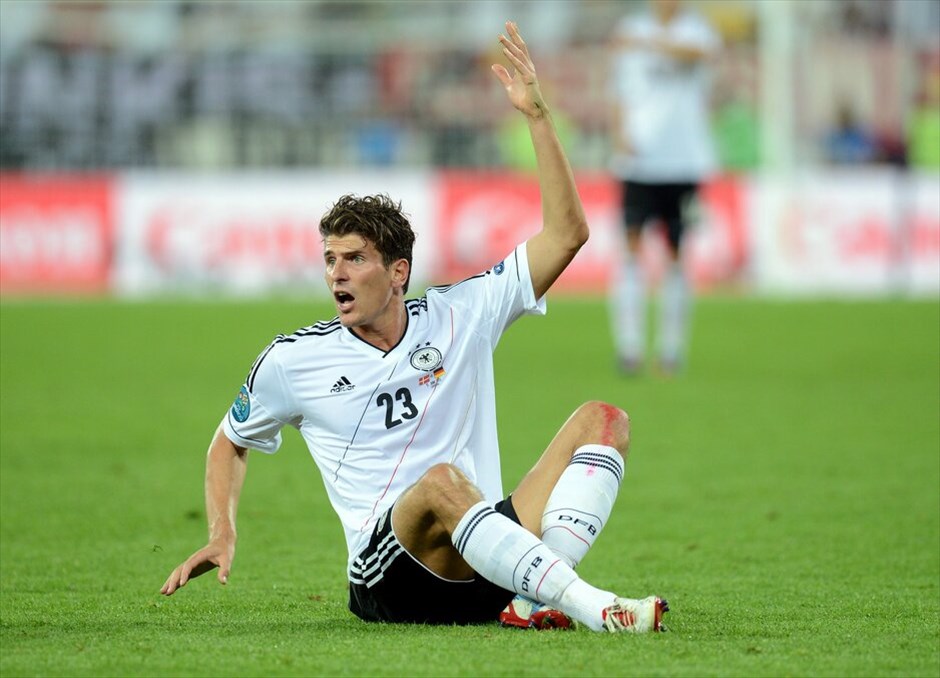 Euro 2012 - Δανία - Γερμανία (1-2)  #33. Την πρόκρισή της στα προημιτελικά του Euro 2012 πανηγύρισε η Γερμανία, που επικράτησε 2-1 της Δανία στο Λβιβ. Όπως ήταν αναμενόμενο, η ομάδα του Γιόακιμ Λεβ, θα είναι η αντίπαλος της Ελλάδας στο δεύτερο χρονικά προημιτελικό της διοργάνωσης, την ερχόμενη Παρασκευή στο Γκντασκ.