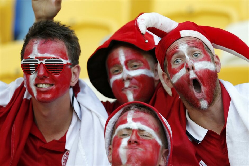 Euro 2012 - Δανία - Γερμανία (1-2)  #38. Την πρόκρισή της στα προημιτελικά του Euro 2012 πανηγύρισε η Γερμανία, που επικράτησε 2-1 της Δανία στο Λβιβ. Όπως ήταν αναμενόμενο, η ομάδα του Γιόακιμ Λεβ, θα είναι η αντίπαλος της Ελλάδας στο δεύτερο χρονικά προημιτελικό της διοργάνωσης, την ερχόμενη Παρασκευή στο Γκντασκ.