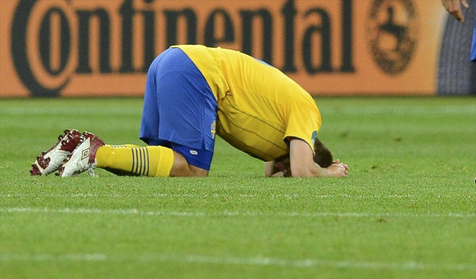 Euro 2012 - Σουηδία - Αγγλία (2-3) #6. Μεγάλη νίκη επί της Σουηδίας με 3-2 πήρε η Αγγλία στο Κίεβο, αποτέλεσμα που ήταν καταδικαστικό για τους Σκανδιναβούς. Η Σουηδία έγινε η δεύτερη ομάδα μετά την Ιρλανδία που αποχαιρετά το Euro 2012.