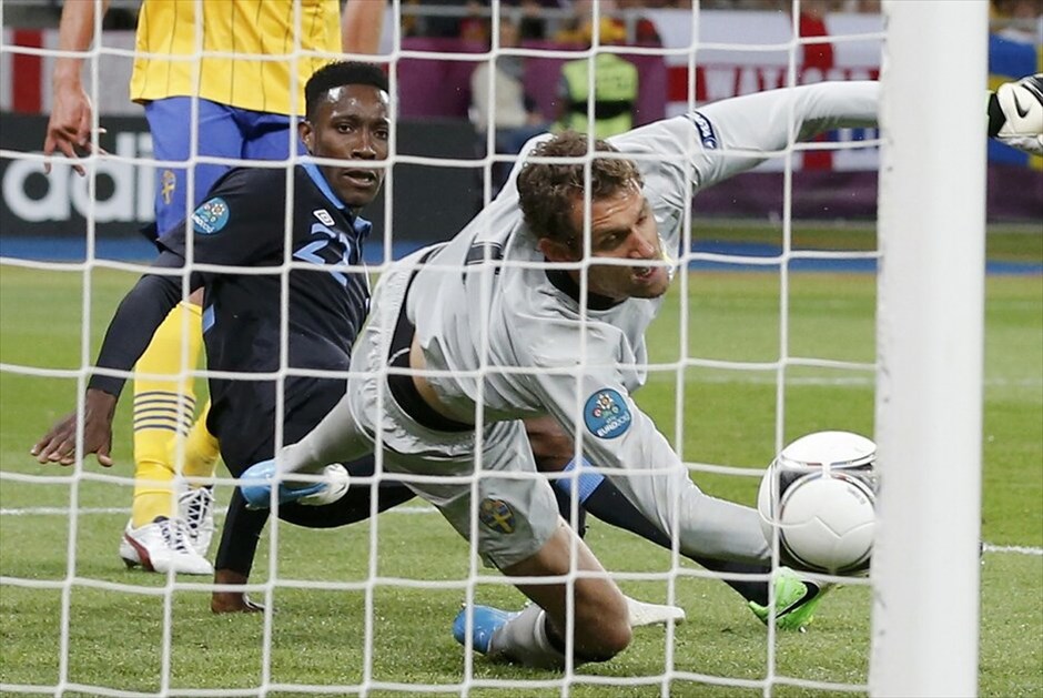 Euro 2012 - Σουηδία - Αγγλία (2-3) #11. Μεγάλη νίκη επί της Σουηδίας με 3-2 πήρε η Αγγλία στο Κίεβο, αποτέλεσμα που ήταν καταδικαστικό για τους Σκανδιναβούς. Η Σουηδία έγινε η δεύτερη ομάδα μετά την Ιρλανδία που αποχαιρετά το Euro 2012.
