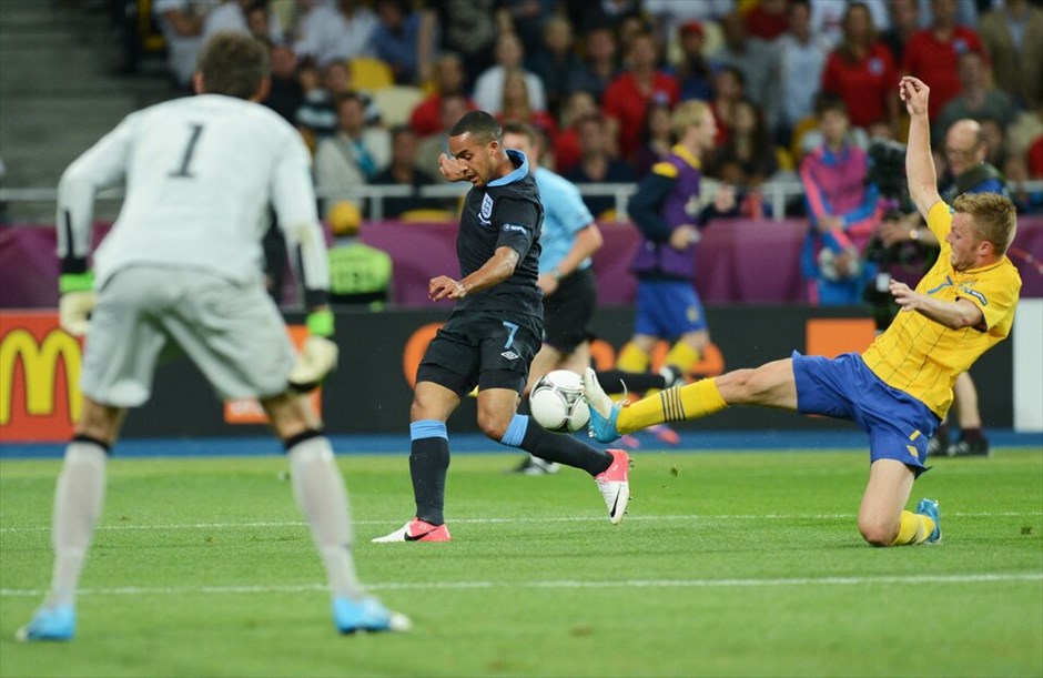 Euro 2012 - Σουηδία - Αγγλία (2-3) #13. Μεγάλη νίκη επί της Σουηδίας με 3-2 πήρε η Αγγλία στο Κίεβο, αποτέλεσμα που ήταν καταδικαστικό για τους Σκανδιναβούς. Η Σουηδία έγινε η δεύτερη ομάδα μετά την Ιρλανδία που αποχαιρετά το Euro 2012.
