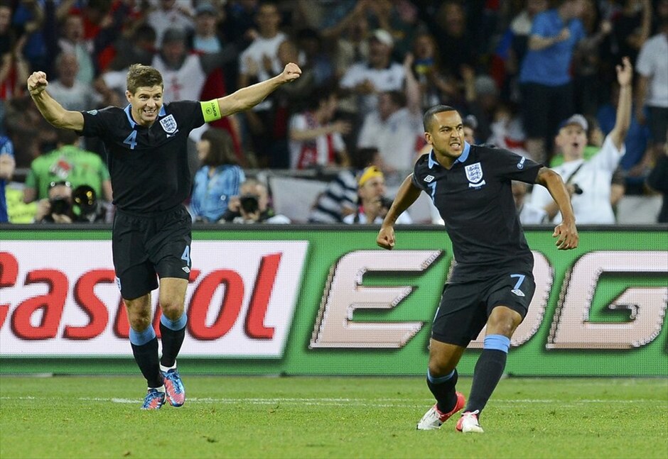 Euro 2012 - Σουηδία - Αγγλία (2-3) #16. Μεγάλη νίκη επί της Σουηδίας με 3-2 πήρε η Αγγλία στο Κίεβο, αποτέλεσμα που ήταν καταδικαστικό για τους Σκανδιναβούς. Η Σουηδία έγινε η δεύτερη ομάδα μετά την Ιρλανδία που αποχαιρετά το Euro 2012.