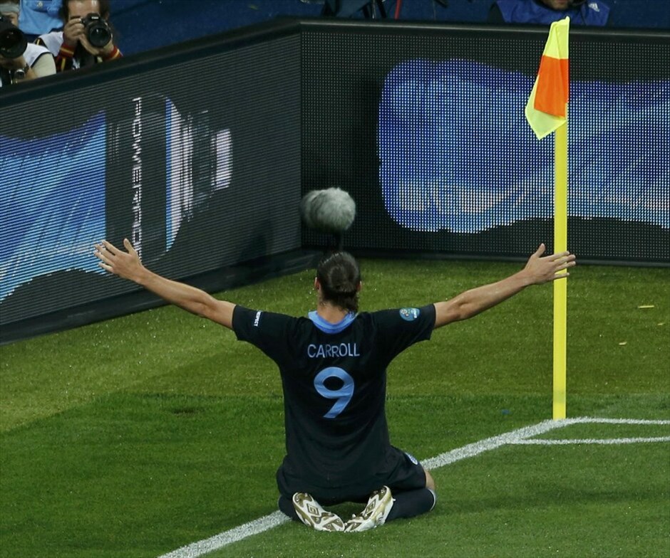 Euro 2012 - Σουηδία - Αγγλία (2-3) #31. Μεγάλη νίκη επί της Σουηδίας με 3-2 πήρε η Αγγλία στο Κίεβο, αποτέλεσμα που ήταν καταδικαστικό για τους Σκανδιναβούς. Η Σουηδία έγινε η δεύτερη ομάδα μετά την Ιρλανδία που αποχαιρετά το Euro 2012.