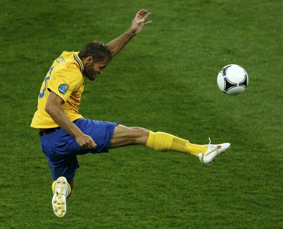 Euro 2012 - Σουηδία - Αγγλία (2-3) #34. Μεγάλη νίκη επί της Σουηδίας με 3-2 πήρε η Αγγλία στο Κίεβο, αποτέλεσμα που ήταν καταδικαστικό για τους Σκανδιναβούς. Η Σουηδία έγινε η δεύτερη ομάδα μετά την Ιρλανδία που αποχαιρετά το Euro 2012.