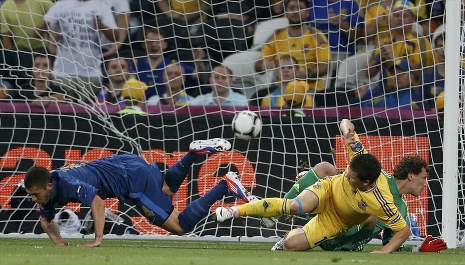 Euro 2012 - Ουκρανία - Γαλλία (0-2)  #35. Ομάδα για τελικό απέδειξε ότι είναι η Γαλλία. Οι «τρικολόρ» επικράτησαν 2-0 της Ουκρανίας στο πλαίσιο της 2ης ημέρας του Δ΄ ομίλου.
