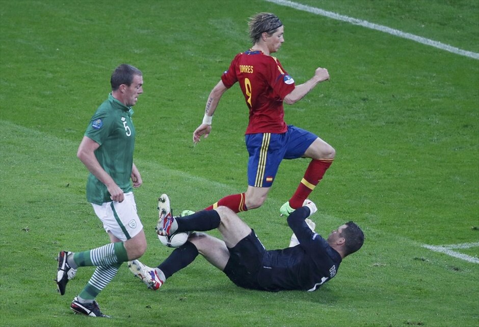 Euro 2012 - Ισπανία - Ιρλανδία (4-0) #16. Επίδειξη δύναμης έκανε η Ισπανία, που διέλυσε 4-0 την Ιρλανδία, με τον Φερνάντο Τόρες να πετυχαίνει δύο τέρματα.