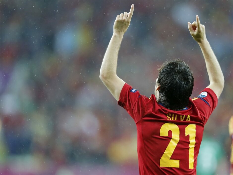 Euro 2012 - Ισπανία - Ιρλανδία (4-0) #21. Επίδειξη δύναμης έκανε η Ισπανία, που διέλυσε 4-0 την Ιρλανδία, με τον Φερνάντο Τόρες να πετυχαίνει δύο τέρματα.