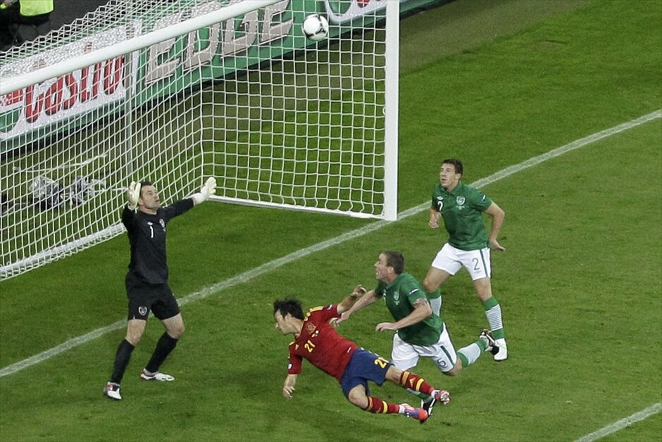 Euro 2012 - Ισπανία - Ιρλανδία (4-0) #28. Επίδειξη δύναμης έκανε η Ισπανία, που διέλυσε 4-0 την Ιρλανδία, με τον Φερνάντο Τόρες να πετυχαίνει δύο τέρματα.