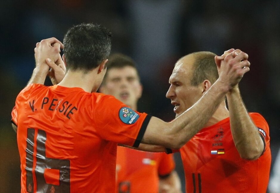 Euro 2012 - Ολλανδία - Γερμανία (1-2)  #19. Με μεγάλο πρωταγωνιστή τον Μάριο Γκόμεζ, η Γερμανία εξασφάλισε κατά 99.9% την πρόκριση στα προημιτελικά του Euro 2012. Ο σέντερ φορ της Μπάγερν Μονάχου πέτυχε και τα δύο τέρματα των «πάντσερ» στο τελικό 2-1 επί της Ολλανδίας, η οποία αναζητεί ένα μεγάλο θαύμα για να περάσει στους «8», μετά τη δεύτερη διαδοχική της ήττα.