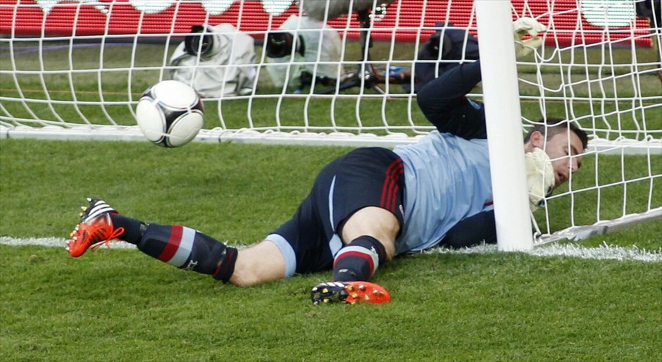 Euro 2012 - Δανία - Πορτογαλία (3-2)  #11. Η Πορτογαλία νίκησε με 3-2 τη Δανία στη μεταξύ τους αναμέτρηση, που διεξήχθη στο Λβιβ της Ουκρανίας, για τη 2η ημέρα του Β΄ ομίλου στο Ευρωπαϊκό Πρωτάθλημα ποδοσφαίρου.