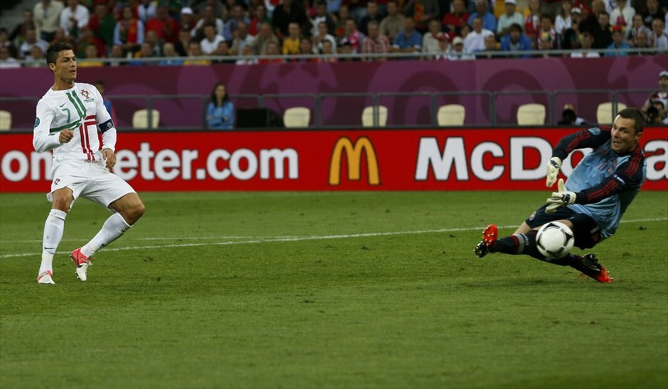 Euro 2012 - Δανία - Πορτογαλία (3-2)  #26. Η Πορτογαλία νίκησε με 3-2 τη Δανία στη μεταξύ τους αναμέτρηση, που διεξήχθη στο Λβιβ της Ουκρανίας, για τη 2η ημέρα του Β΄ ομίλου στο Ευρωπαϊκό Πρωτάθλημα ποδοσφαίρου.
