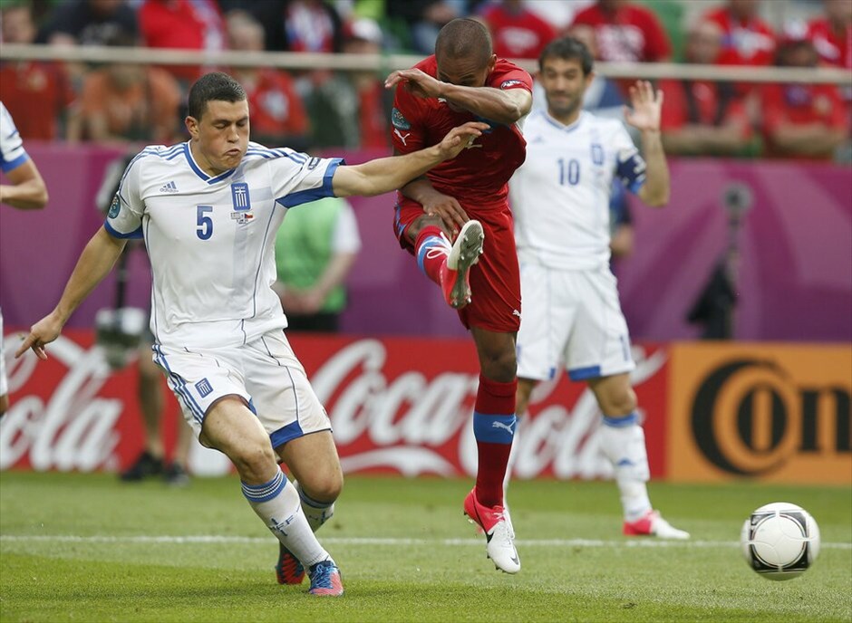 Euro 2012 - Ελλάδα - Τσεχία (1-2) #25. Εξαιρετικά δύσκολη είναι πλέον, για την εθνική Ελλάδας η πρόκριση στους «8» του EURO μετά την ήττα από την Τσεχία με 2-1.