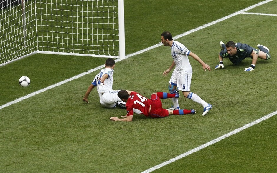 Euro 2012 - Ελλάδα - Τσεχία (1-2) #47. Εξαιρετικά δύσκολη είναι πλέον, για την εθνική Ελλάδας η πρόκριση στους «8» του EURO μετά την ήττα από την Τσεχία με 2-1.