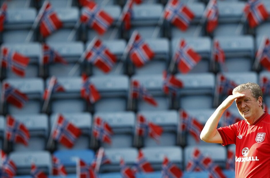 Οι 16 προπονητές του Euro 2012 #16. Επειτα από οκτώ έτη η Αγγλία επιστρέφει στην τελική φάση του Euro με νέο προπονητή στις τάξεις της. Ο Ρόι Χόντγκσον ανέλαβε την τεχνική ηγεσία της Εθνικής ομάδας στις αρχές Μαΐου και ουσιαστικά είναι η πρώτη μεγάλη διοργάνωση που μετέχει στον πάγκο της. Αυτή είναι η τέταρτη Εθνική που αναλαμβάνει ο Αγγλος προπονητής μετά τις Ελβετία, Ηνωμένα Αραβικά Εμιράτα και Φινλανδία. Στην καριέρα του έχει περάσει από αρκετούς συλλόγους όπως οι Ιντερ, Λίβερπουλ, Φούλαμ κ.ά.