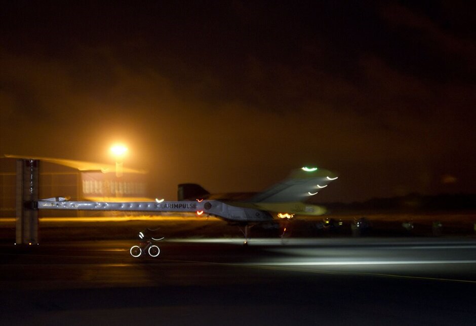 Το ταξίδι του ηλιακού αεροσκάφους Solar Impulse #2. Την πρώτη του διηπειρωτική πτήση ολοκλήρωσε το ηλιακό αεροσκάφος Solar Impulse το οποίο μετά από πτήση 19 ωρών από το αεροδρόμιο Μπαράχας της Ισπανίας προσγειώθηκε στο Μαρόκο.