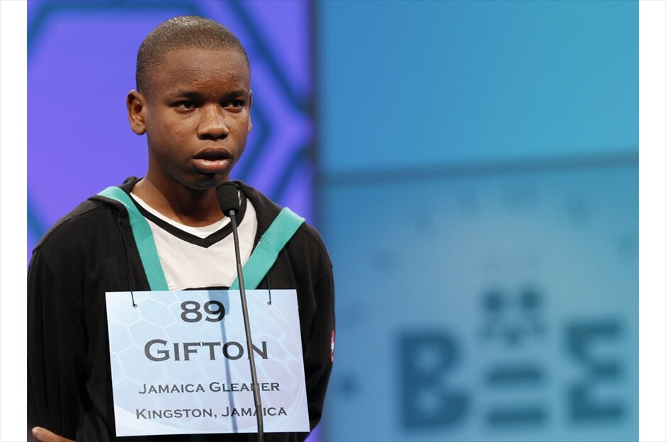 ΗΠΑ: Μαθητικός Διαγωνισμός Ορθογραφίας #5. Ο Γκίφτον Σάμιουελ Ράιτ από το Κίνγκστον της Τζαμάικα συμμετέχει στους ημιτελικούς του του Scripps National Spelling Bee./