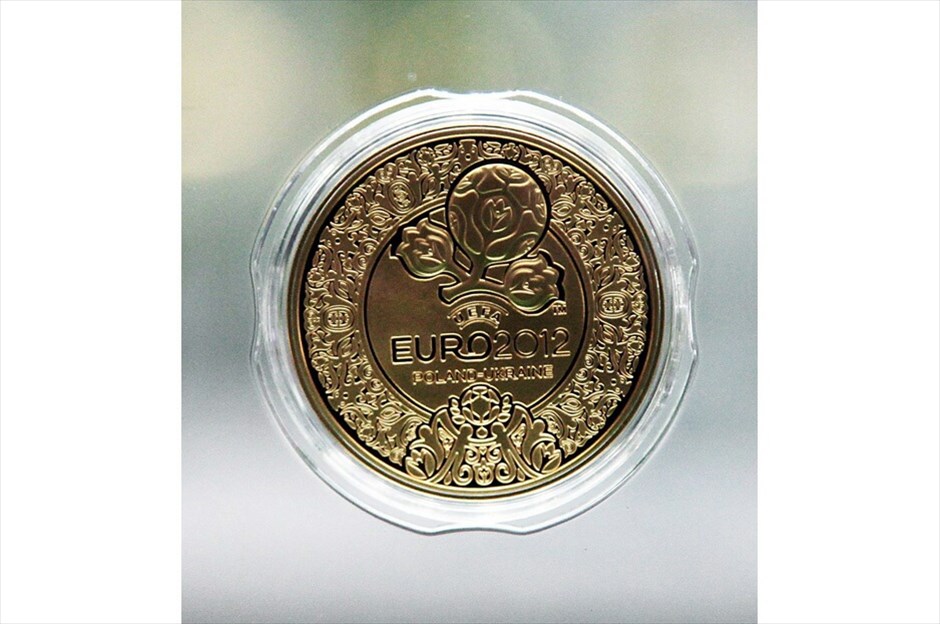 Συλλεκτικά νομίσματα για το Euro 2012 #5. Η Εθνική Τράπεζα της Πολωνίας προετοίμασε μια ειδική αναμνηστική έκδοση συλλεκτικών νομισμάτων για το Euro 2012. Τα νομίσματα από χρυσό και ασήμι είναι διαθέσιμα προς πώληση σε συλλέκτες.
