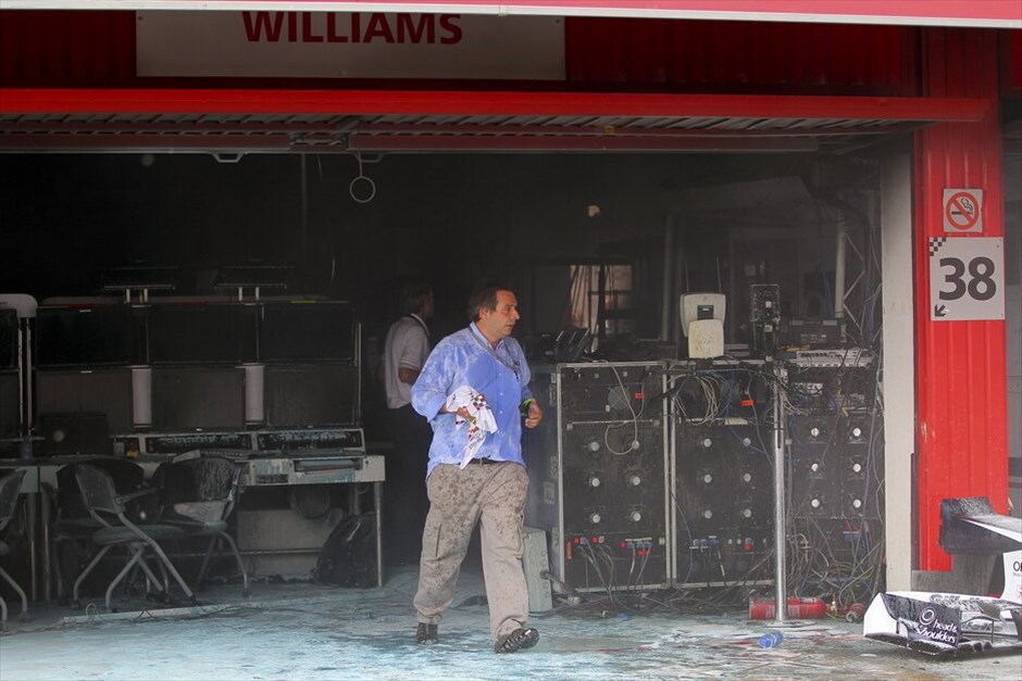 Formula 1: Πυρκαγιά στο γκαράζ της Williams #4. Πυρκαγιά ξέσπασε στο πίσω μέρος του γκαράζ της Williams λίγο μετά την κατάκτηση της πρώτης θέσης στο GP της Ισπανίας, νίκη που ήταν η πρώτη μετά το 2004 για την Βρετανική ομάδα. Από την φωτιά τέσσερα άτομα μεταφέρθηκαν στα πλησιέστερα νοσοκομεί εκ των οποίων τα τρία παρέμειναν για παρακολούθηση και το ένα έφυγε. Τα αίτια της φωτιάς ερευνώνται.