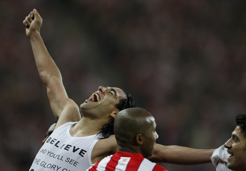 Europa League: Στιγμές από τον τελικό #2. Η Ατλέτικο Μαδρίτης κατάκτησε τον δεύτερο τίτλο  της στο Europa League, επικρατώντας στον τελικό της διοργάνωσης, που διεξήχθη στο Βουκουρέστι, της Αθλέτικ Μπιλμπάο με 3-0. Τη διαφορά στον ισπανικό ποδοσφαιρικό εμφύλιο έκανε ένας «εξωπραγματικός» Ρανταμέλ Φαλκάο, που με την εμφάνισή του απέδειξε ότι μετά τους Μέσι και Ρονάλντο, είναι αυτή τη στιγμή ο πιο «καυτός» επιθετικός, τουλάχιστον στα ευρωπαϊκά γήπεδα.