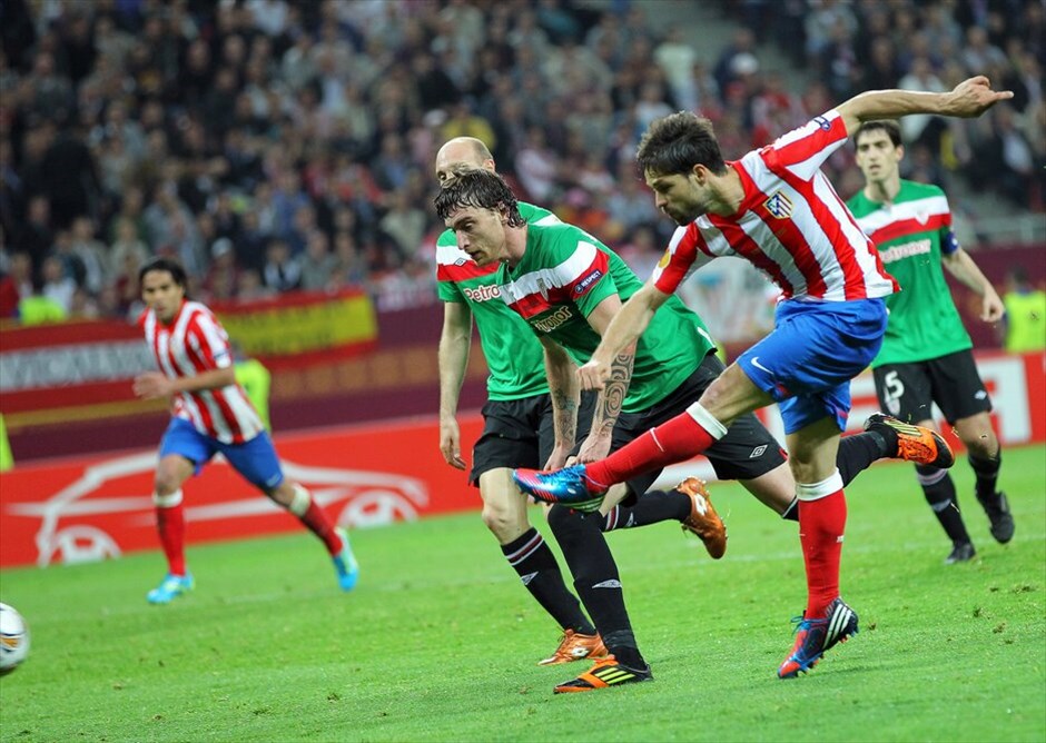 Europa League: Στιγμές από τον τελικό #12. Η Ατλέτικο Μαδρίτης κατάκτησε τον δεύτερο τίτλο  της στο Europa League, επικρατώντας στον τελικό της διοργάνωσης, που διεξήχθη στο Βουκουρέστι, της Αθλέτικ Μπιλμπάο με 3-0. Τη διαφορά στον ισπανικό ποδοσφαιρικό εμφύλιο έκανε ένας «εξωπραγματικός» Ρανταμέλ Φαλκάο, που με την εμφάνισή του απέδειξε ότι μετά τους Μέσι και Ρονάλντο, είναι αυτή τη στιγμή ο πιο «καυτός» επιθετικός, τουλάχιστον στα ευρωπαϊκά γήπεδα.
