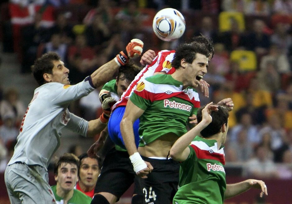 Europa League: Στιγμές από τον τελικό #24. Η Ατλέτικο Μαδρίτης κατάκτησε τον δεύτερο τίτλο  της στο Europa League, επικρατώντας στον τελικό της διοργάνωσης, που διεξήχθη στο Βουκουρέστι, της Αθλέτικ Μπιλμπάο με 3-0. Τη διαφορά στον ισπανικό ποδοσφαιρικό εμφύλιο έκανε ένας «εξωπραγματικός» Ρανταμέλ Φαλκάο, που με την εμφάνισή του απέδειξε ότι μετά τους Μέσι και Ρονάλντο, είναι αυτή τη στιγμή ο πιο «καυτός» επιθετικός, τουλάχιστον στα ευρωπαϊκά γήπεδα.