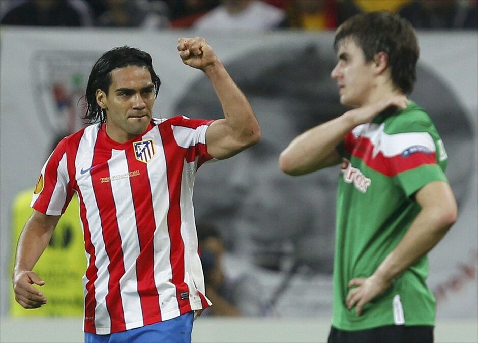 Europa League: Στιγμές από τον τελικό #25. Η Ατλέτικο Μαδρίτης κατάκτησε τον δεύτερο τίτλο  της στο Europa League, επικρατώντας στον τελικό της διοργάνωσης, που διεξήχθη στο Βουκουρέστι, της Αθλέτικ Μπιλμπάο με 3-0. Τη διαφορά στον ισπανικό ποδοσφαιρικό εμφύλιο έκανε ένας «εξωπραγματικός» Ρανταμέλ Φαλκάο, που με την εμφάνισή του απέδειξε ότι μετά τους Μέσι και Ρονάλντο, είναι αυτή τη στιγμή ο πιο «καυτός» επιθετικός, τουλάχιστον στα ευρωπαϊκά γήπεδα.