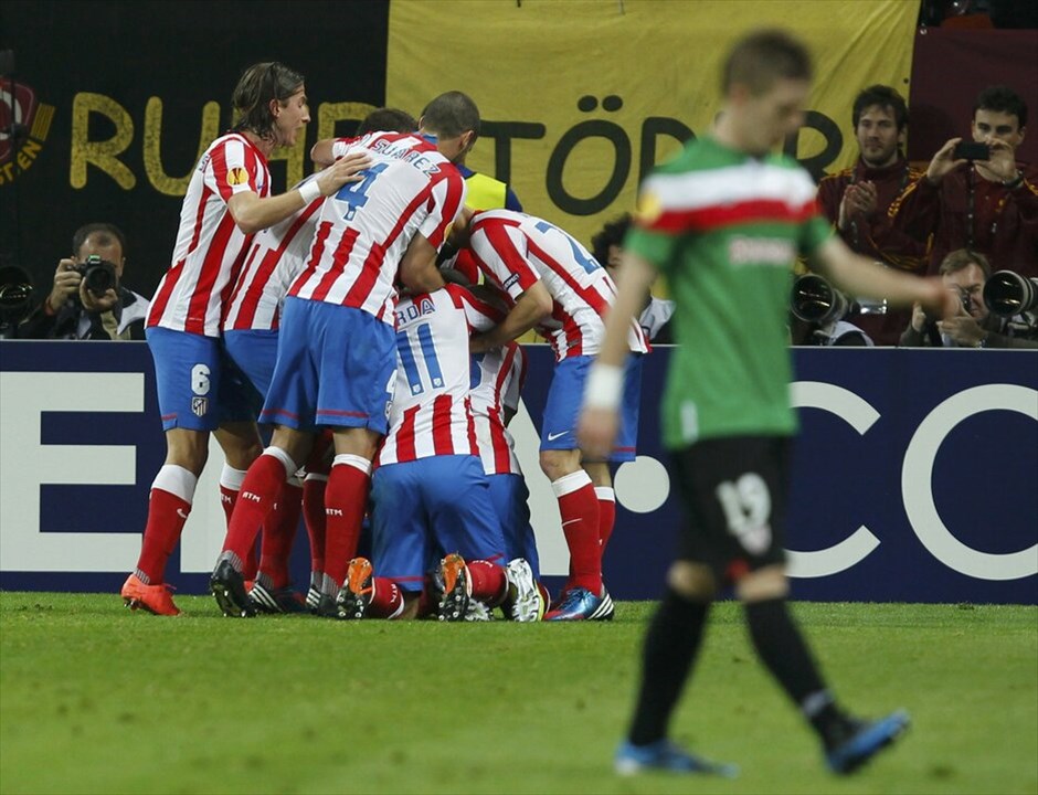 Europa League: Στιγμές από τον τελικό #27. Η Ατλέτικο Μαδρίτης κατάκτησε τον δεύτερο τίτλο  της στο Europa League, επικρατώντας στον τελικό της διοργάνωσης, που διεξήχθη στο Βουκουρέστι, της Αθλέτικ Μπιλμπάο με 3-0. Τη διαφορά στον ισπανικό ποδοσφαιρικό εμφύλιο έκανε ένας «εξωπραγματικός» Ρανταμέλ Φαλκάο, που με την εμφάνισή του απέδειξε ότι μετά τους Μέσι και Ρονάλντο, είναι αυτή τη στιγμή ο πιο «καυτός» επιθετικός, τουλάχιστον στα ευρωπαϊκά γήπεδα.