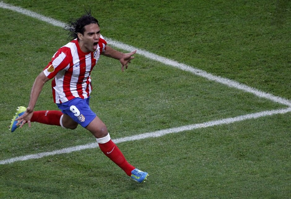 Europa League: Στιγμές από τον τελικό #29. Η Ατλέτικο Μαδρίτης κατάκτησε τον δεύτερο τίτλο  της στο Europa League, επικρατώντας στον τελικό της διοργάνωσης, που διεξήχθη στο Βουκουρέστι, της Αθλέτικ Μπιλμπάο με 3-0. Τη διαφορά στον ισπανικό ποδοσφαιρικό εμφύλιο έκανε ένας «εξωπραγματικός» Ρανταμέλ Φαλκάο, που με την εμφάνισή του απέδειξε ότι μετά τους Μέσι και Ρονάλντο, είναι αυτή τη στιγμή ο πιο «καυτός» επιθετικός, τουλάχιστον στα ευρωπαϊκά γήπεδα.