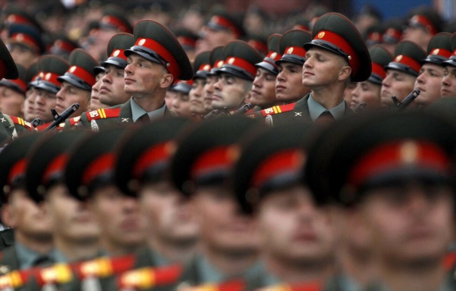 Ρωσία: Στρατιωτική παρέλαση για την έπετειο λήξης του Β