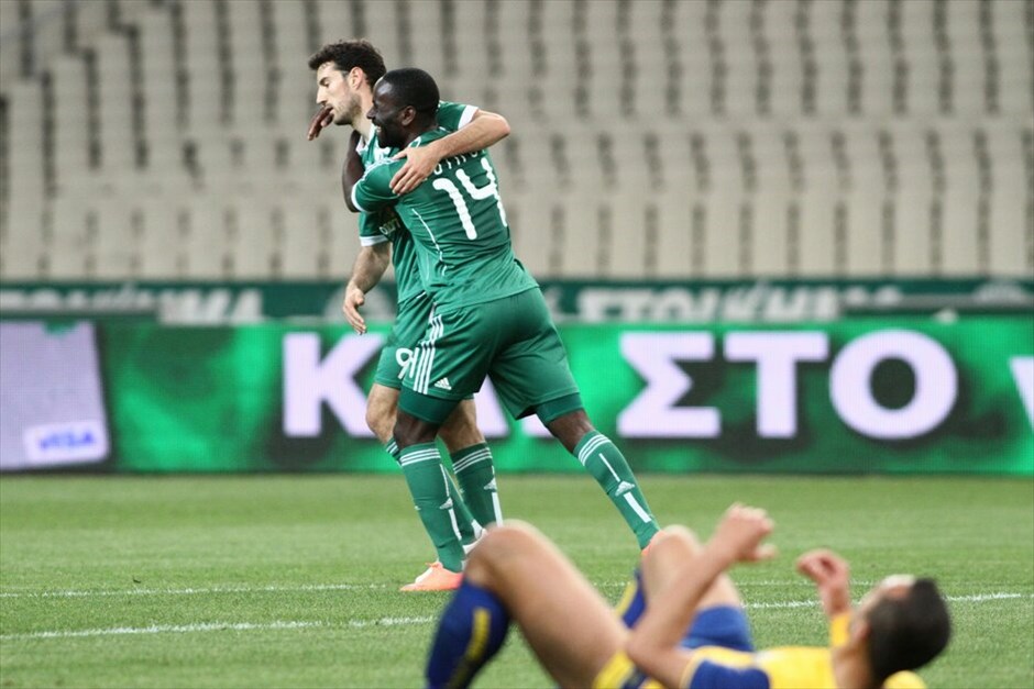 Σούπερ Λίγκα: Η τριακοστή αγωνιστική #2. Στην Football League έναν χρόνο μετά τον προβιβασμό του στη Σούπερ Λίγκα επιστρέφει ο Παναιτωλικός, ο οποίος όχι μόνο δεν πέτυχε το... θαύμα που ανέμενε, αλλά γνώρισε και τη συντριβή με 4-0 στο ΟΑΚΑ από τον Παναθηναϊκό.