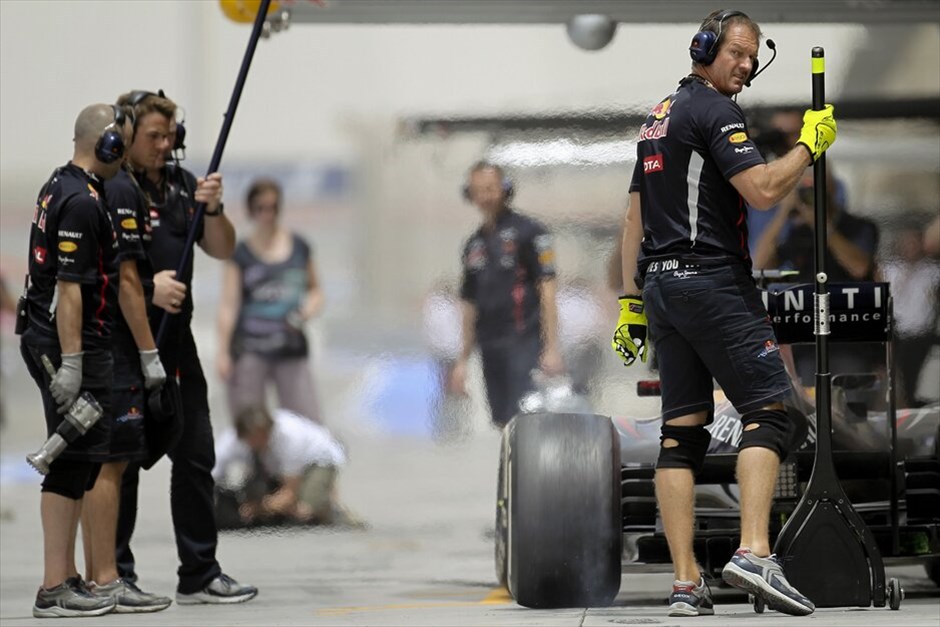 Formula 1: Ελεύθερες δοκιμές της Παρασκευής στο Μπαχρέιν #24. Μηχανικοί της Red Bull - Renault.